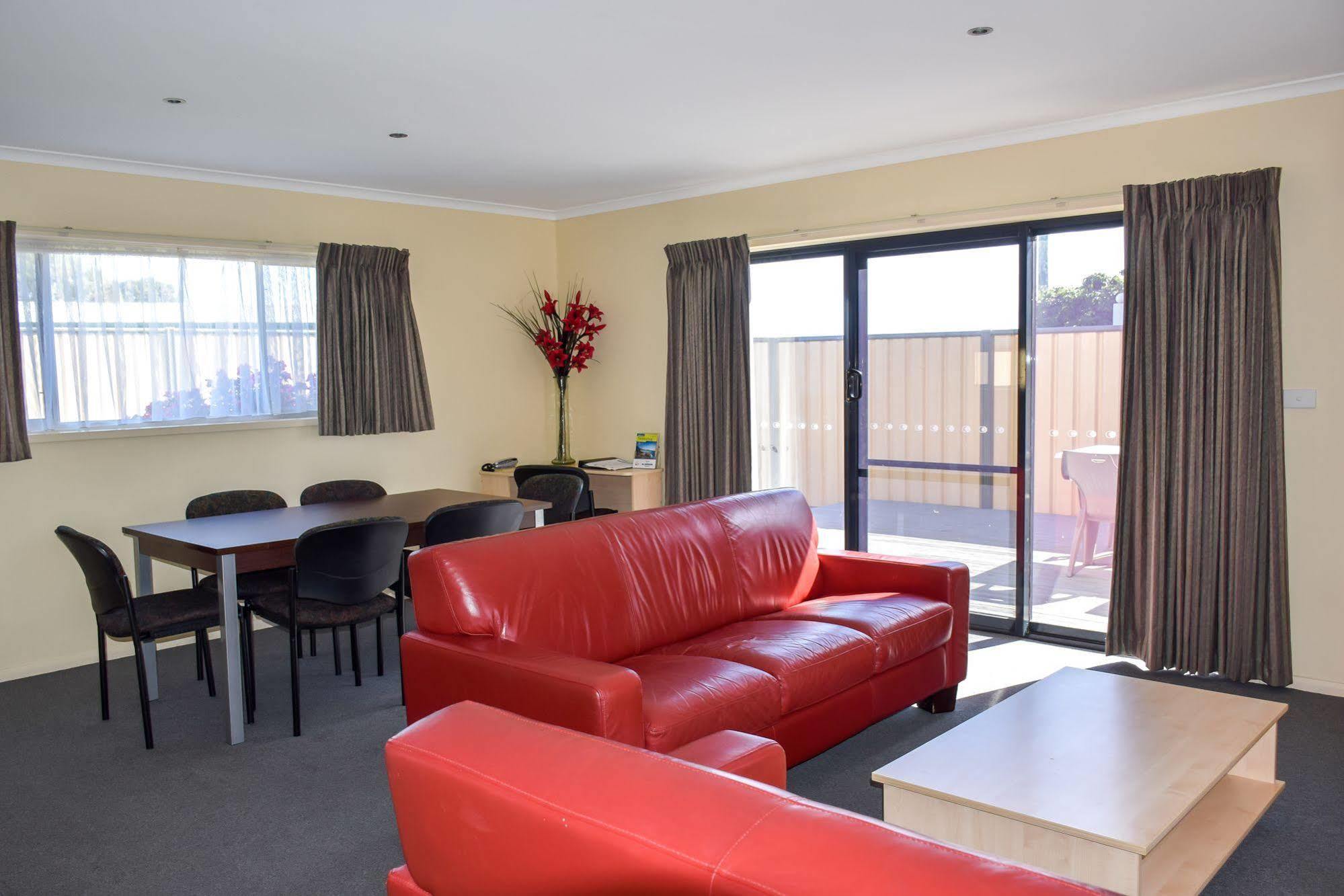 Beachway Motel Ulverstone Buitenkant foto